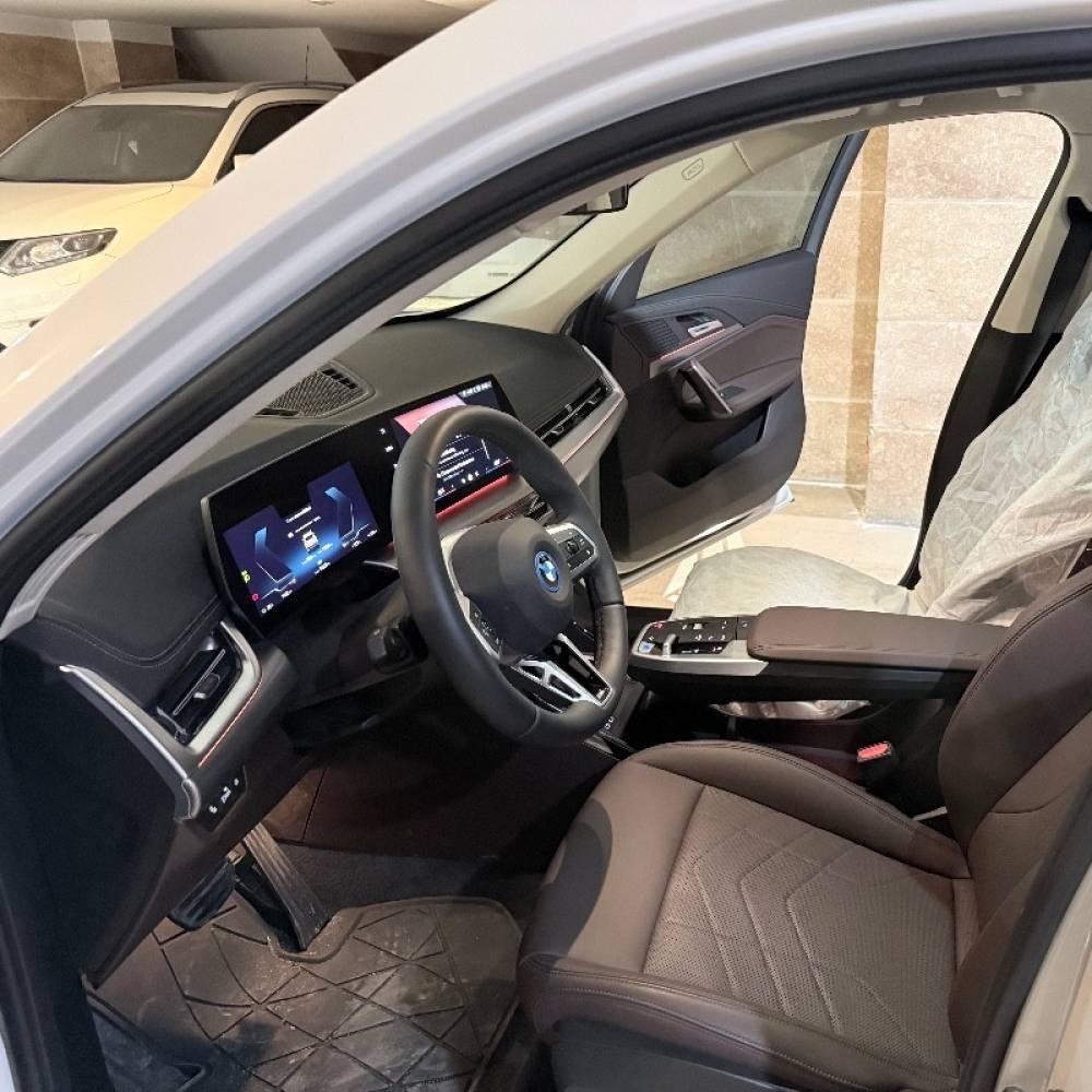 بی ام و مدل ix1 eDrive 25L سال 2025  کارکرده