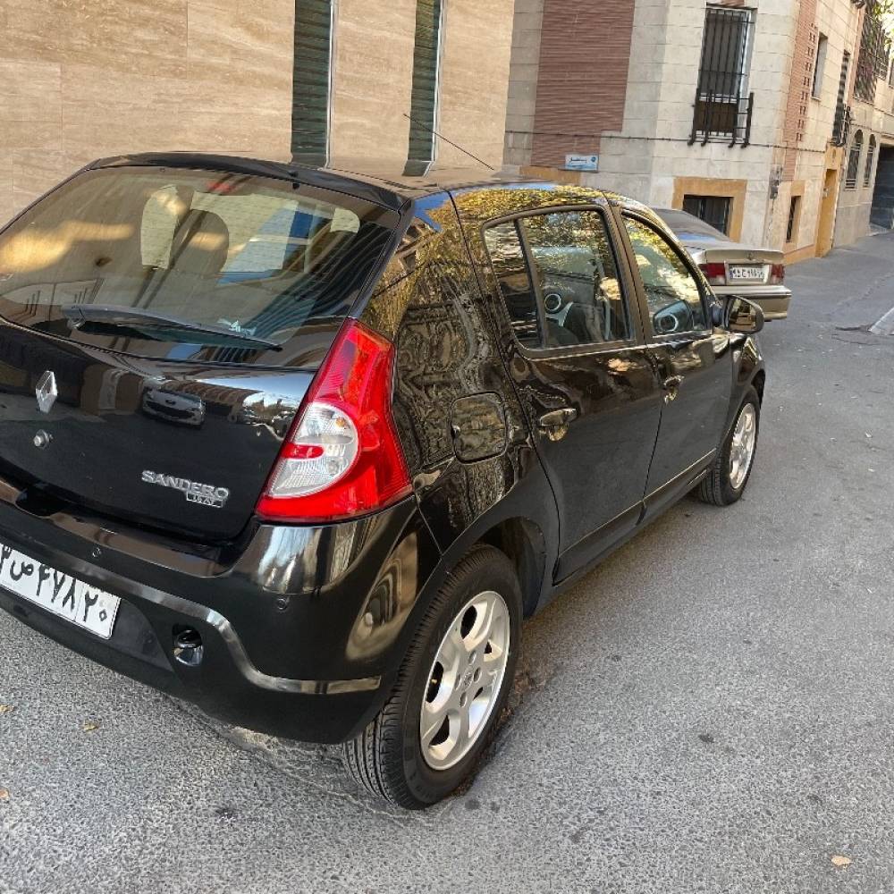 رنو مدل ساندرو اتوماتیک سال 1396  کارکرده