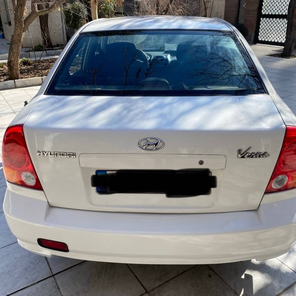 هیوندای مدل ورنا دنده ای سال 1384  کارکرده