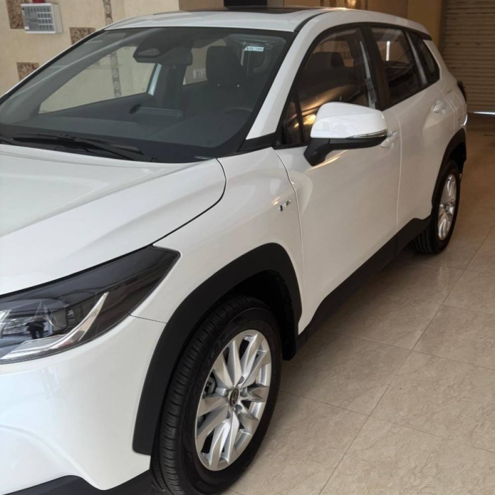 تویوتا مدل کرولا کراس هیبرید 2.0 لیتر سال 2024  صفر