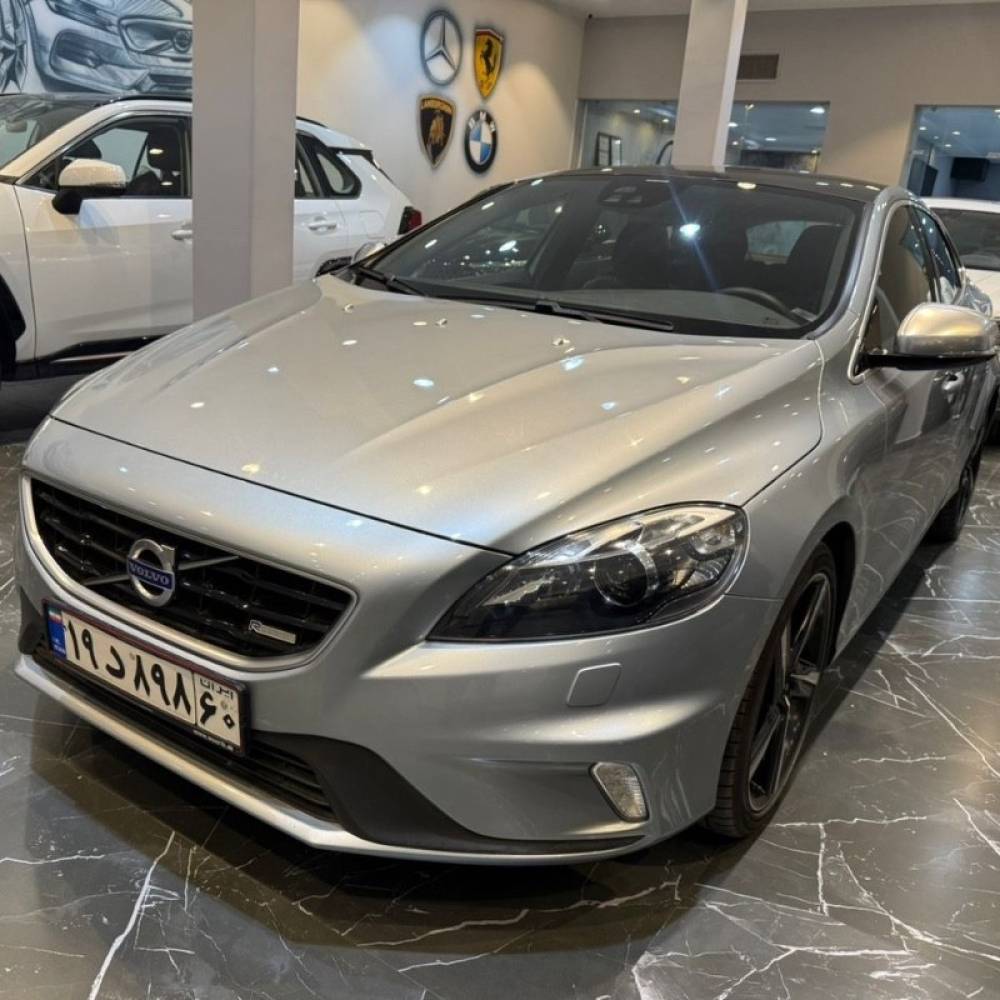 ولوو مدل V40 سال 2013  کارکرده