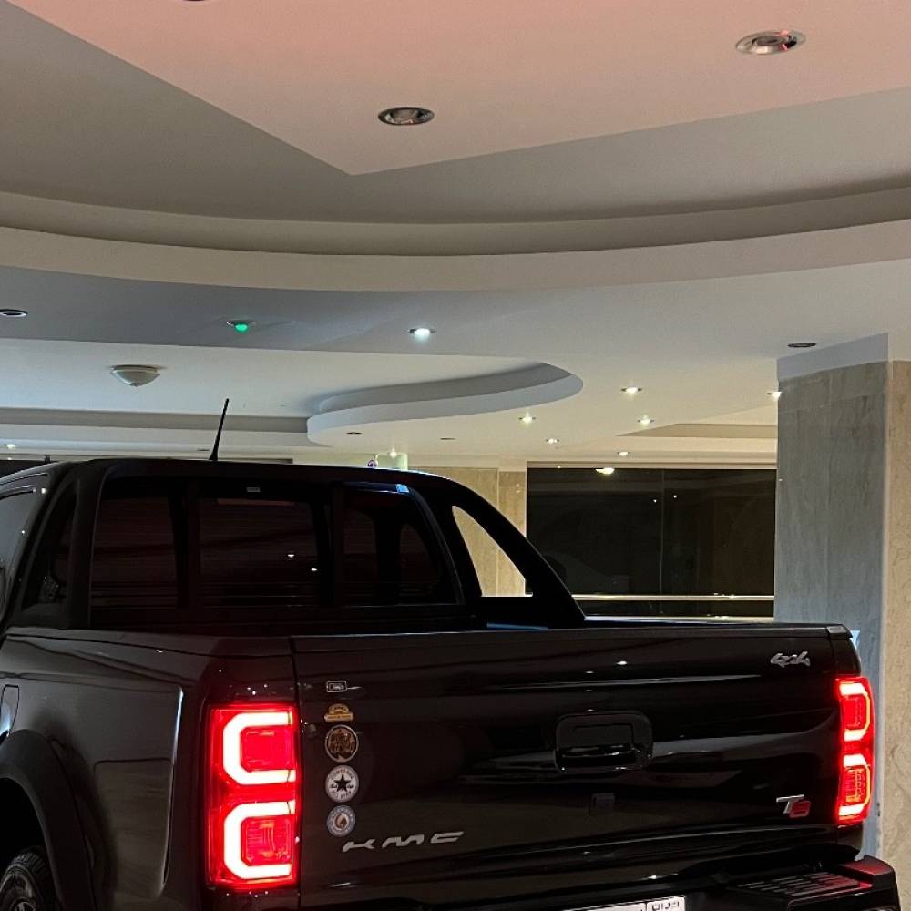 کی ام سی مدل T8 سال 1402  کارکرده