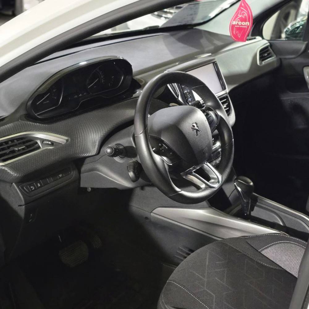 پژو 2008 مدل 1399