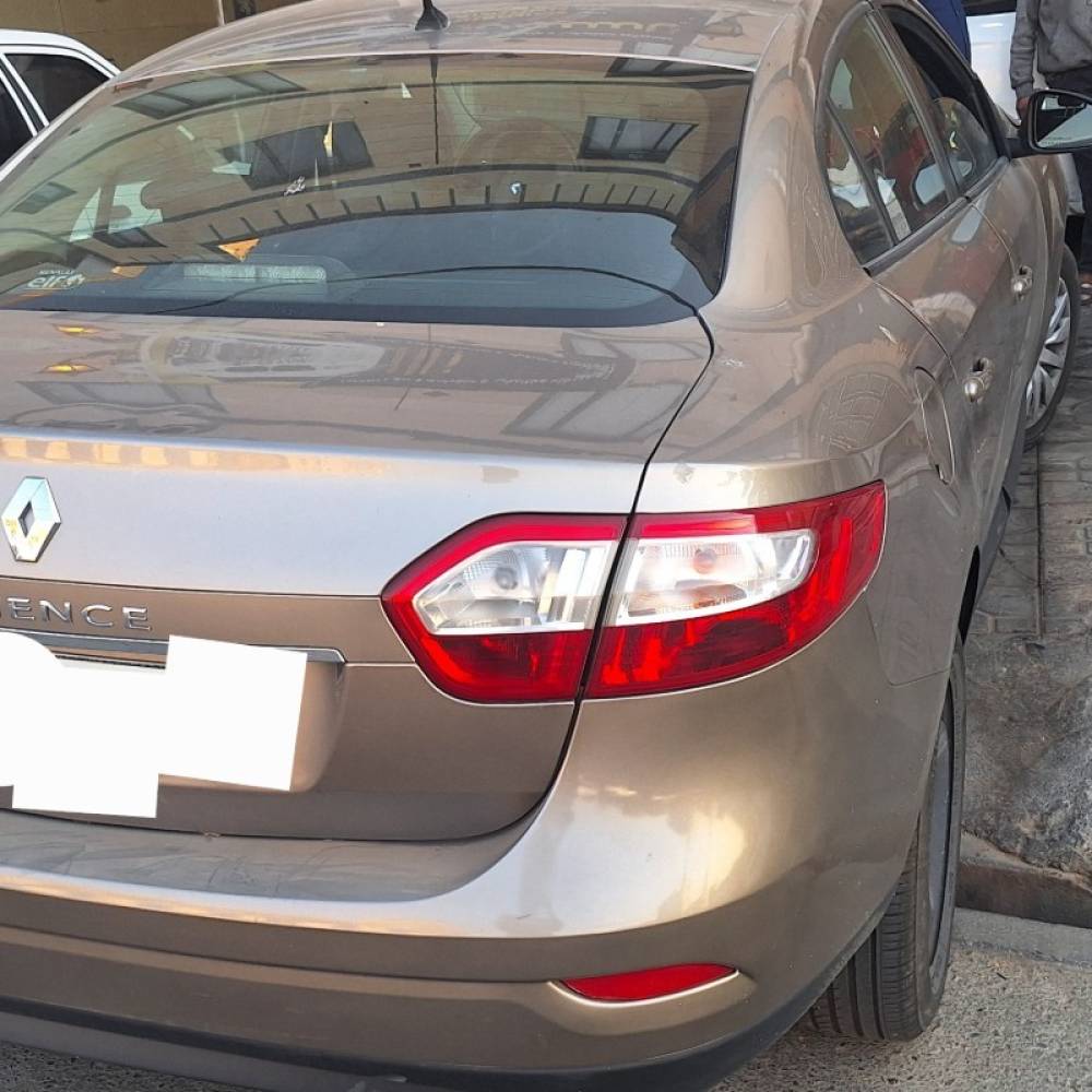 رنو مدل فلوئنس دنده ای سال 2017  کارکرده