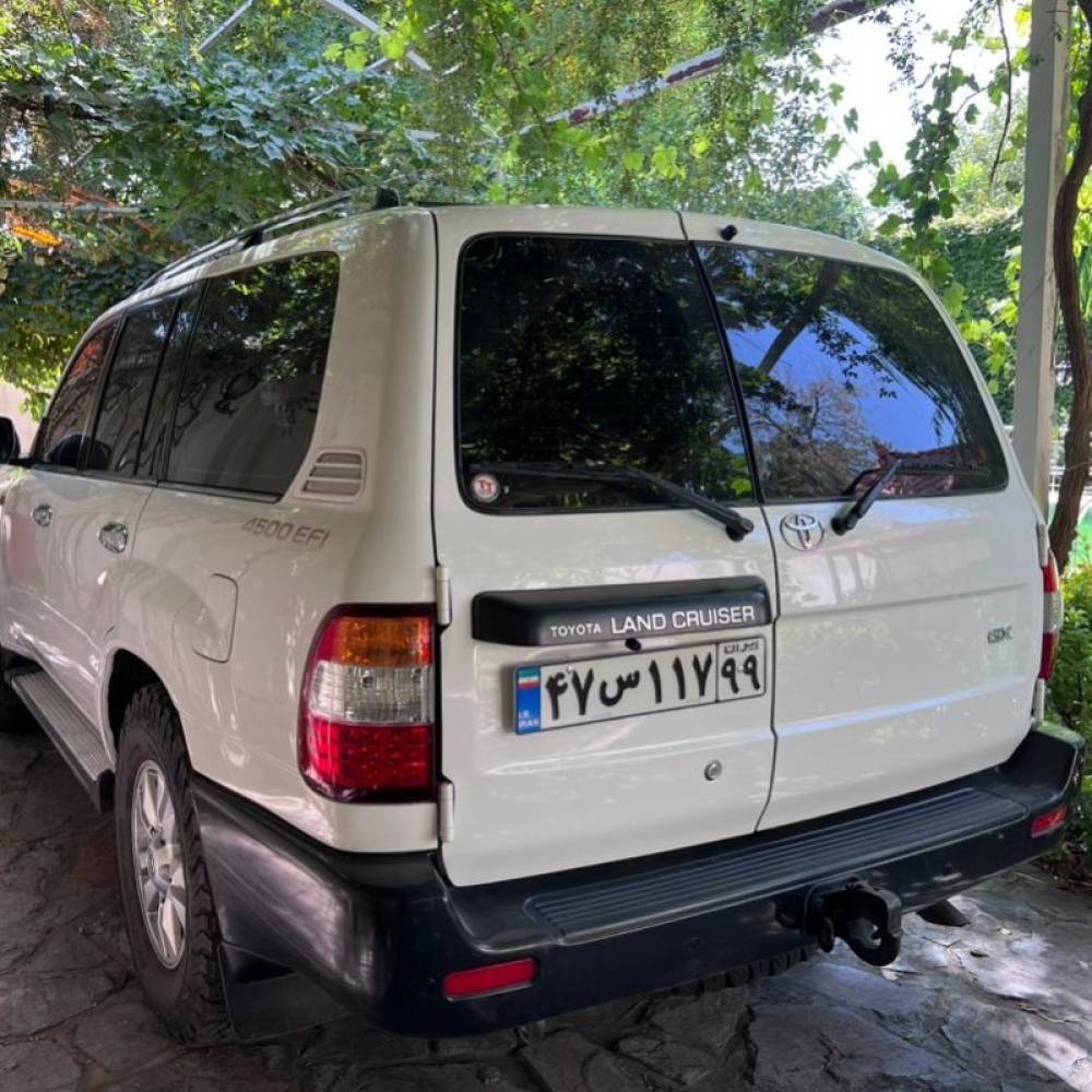 تویوتا مدل لندکروزر  کارکرده