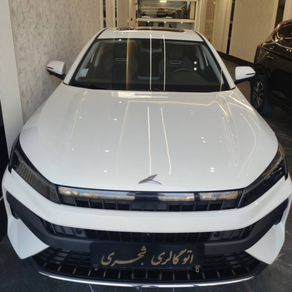 کی ام سی مدل J7 سال 1403  کارکرده