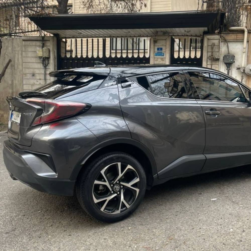 تویوتا مدل C-HR هیبرید 1.8 لیتر سال 2018  کارکرده