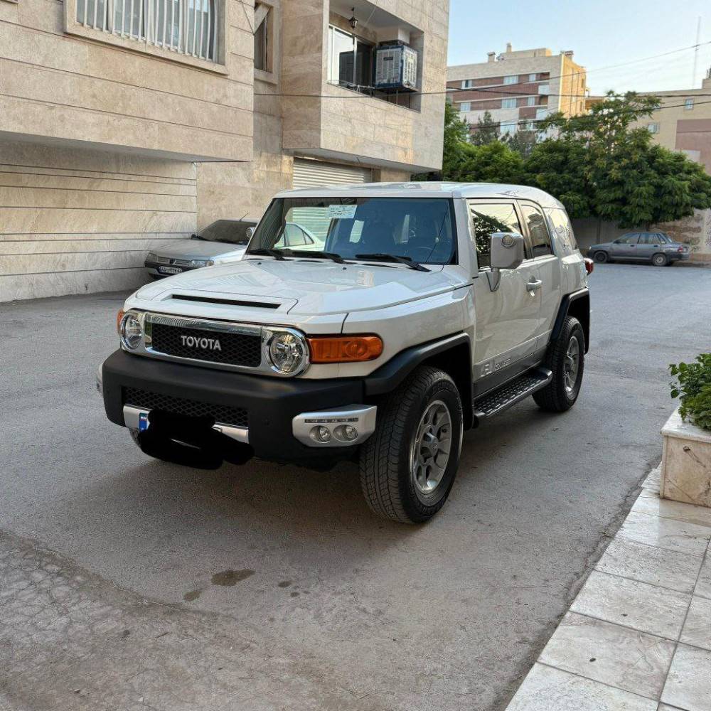 تویوتا اف جی مدل 2012