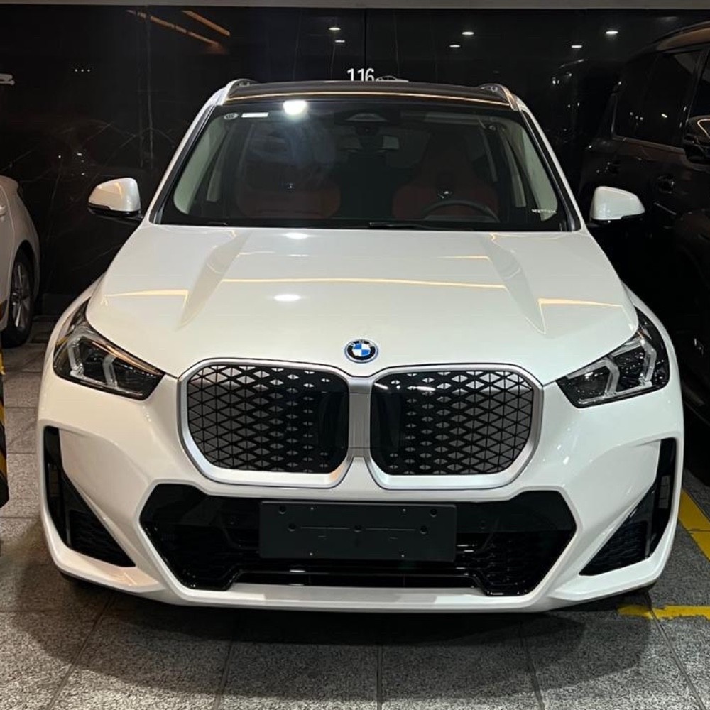 بی ام و (BMW) بی ام و ix1 eDrive 25L سال 2025