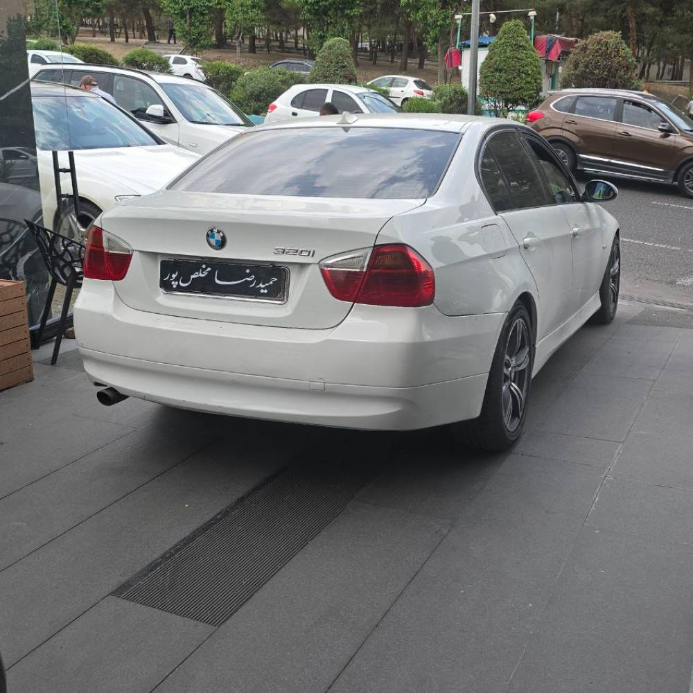 بی ام و ۳۲۰ مدل ۲۰۰۷