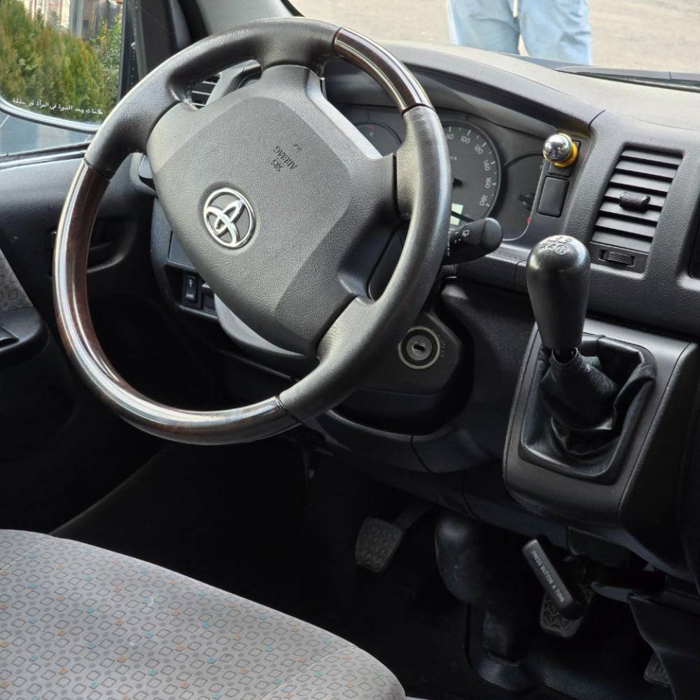 تویوتا هایس مدل 2016