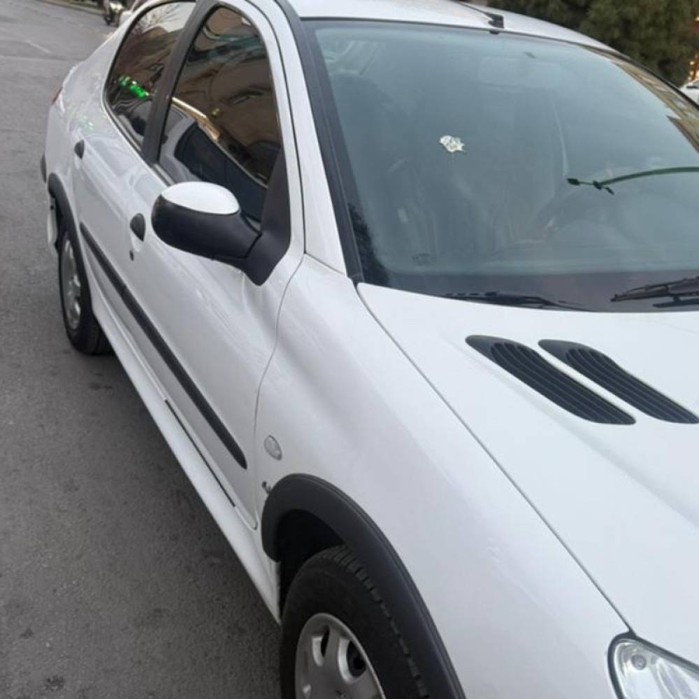 پژو مدل 206 SD V8 سال 1390  کارکرده