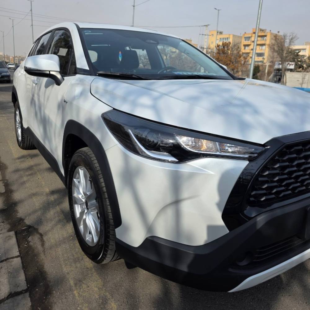 تویوتا مدل کرولا کراس هیبرید 2.0 لیتر سال 2024  کارکرده