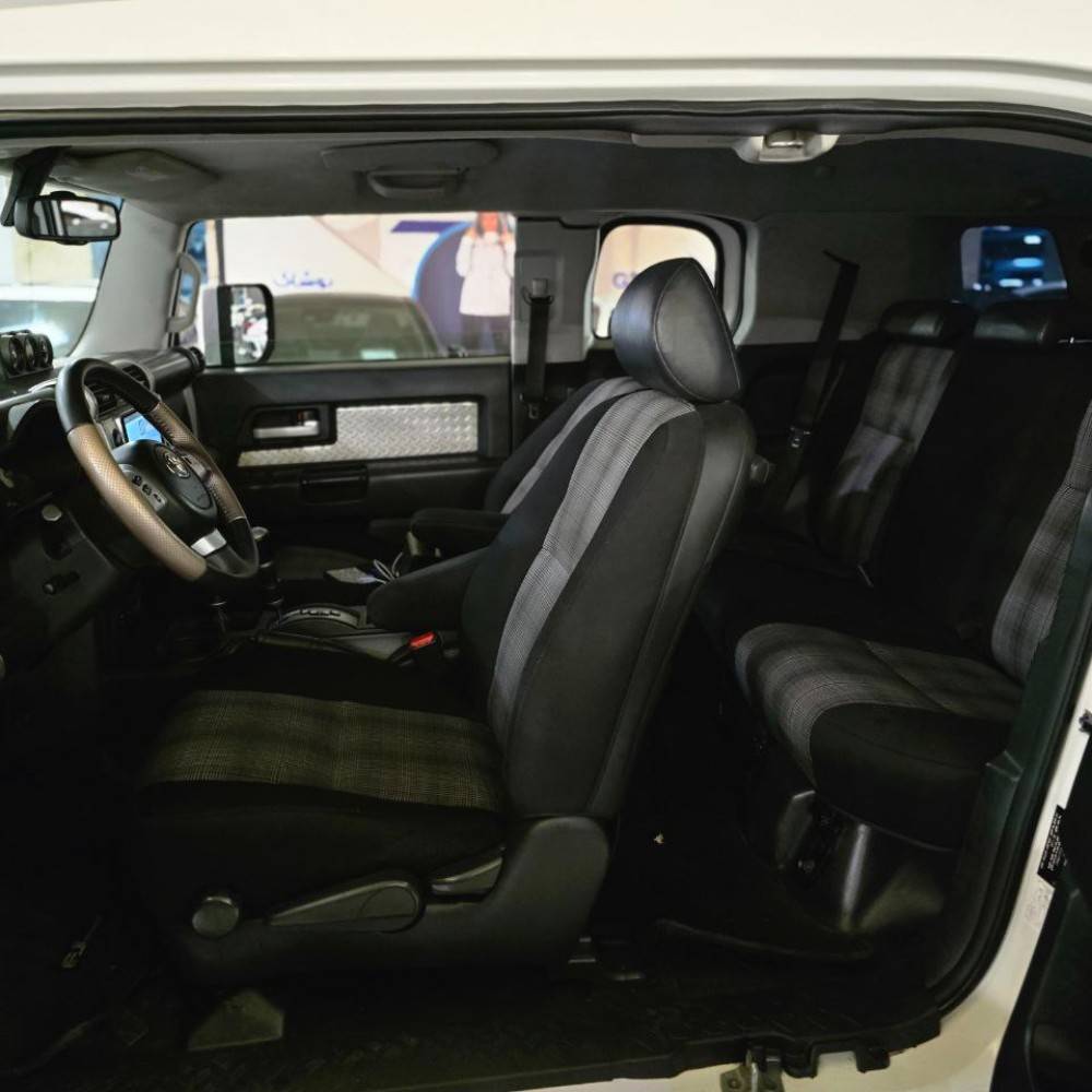 تویوتا اف جی مدل 2012