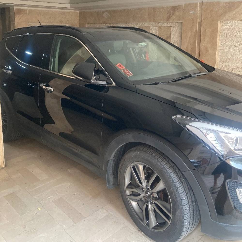 هیوندای مدل سانتافه 4 سیلندر دو دیفرانسیل سال 2016  کارکرده