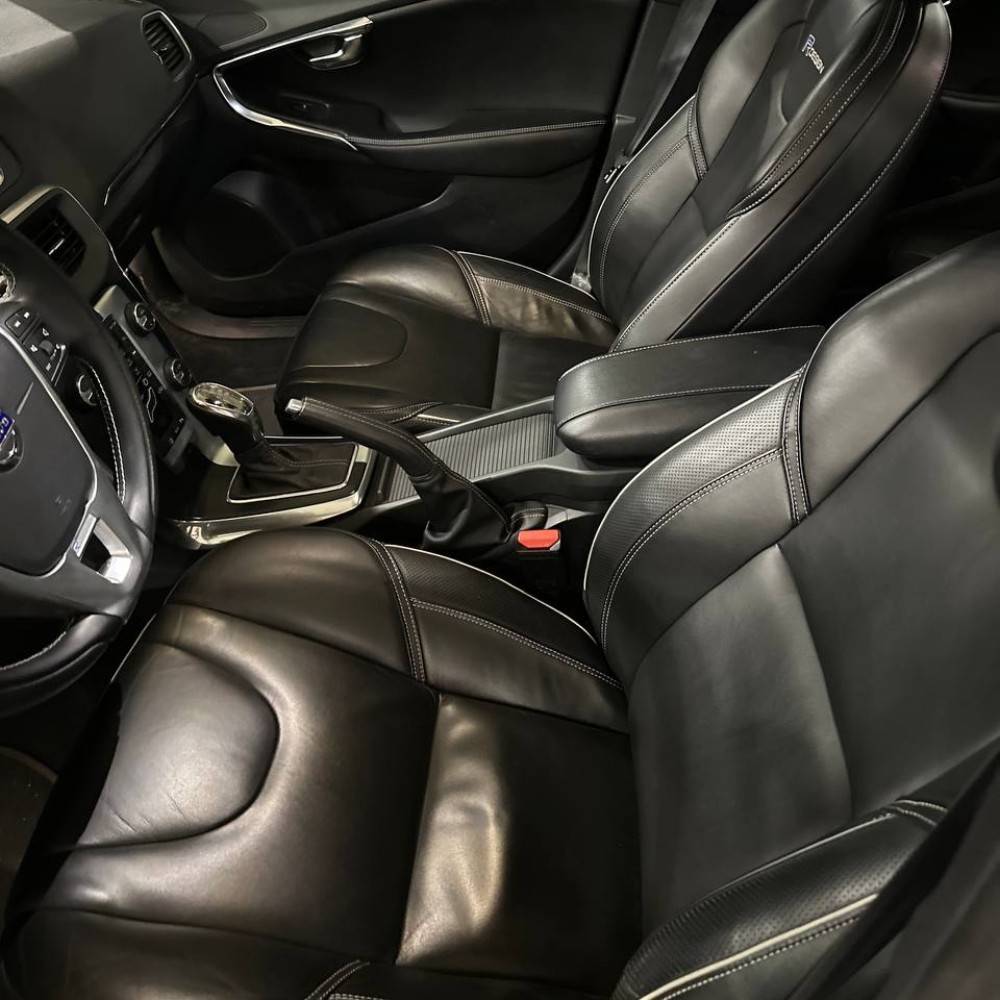 ولوو v40 مدل 2013