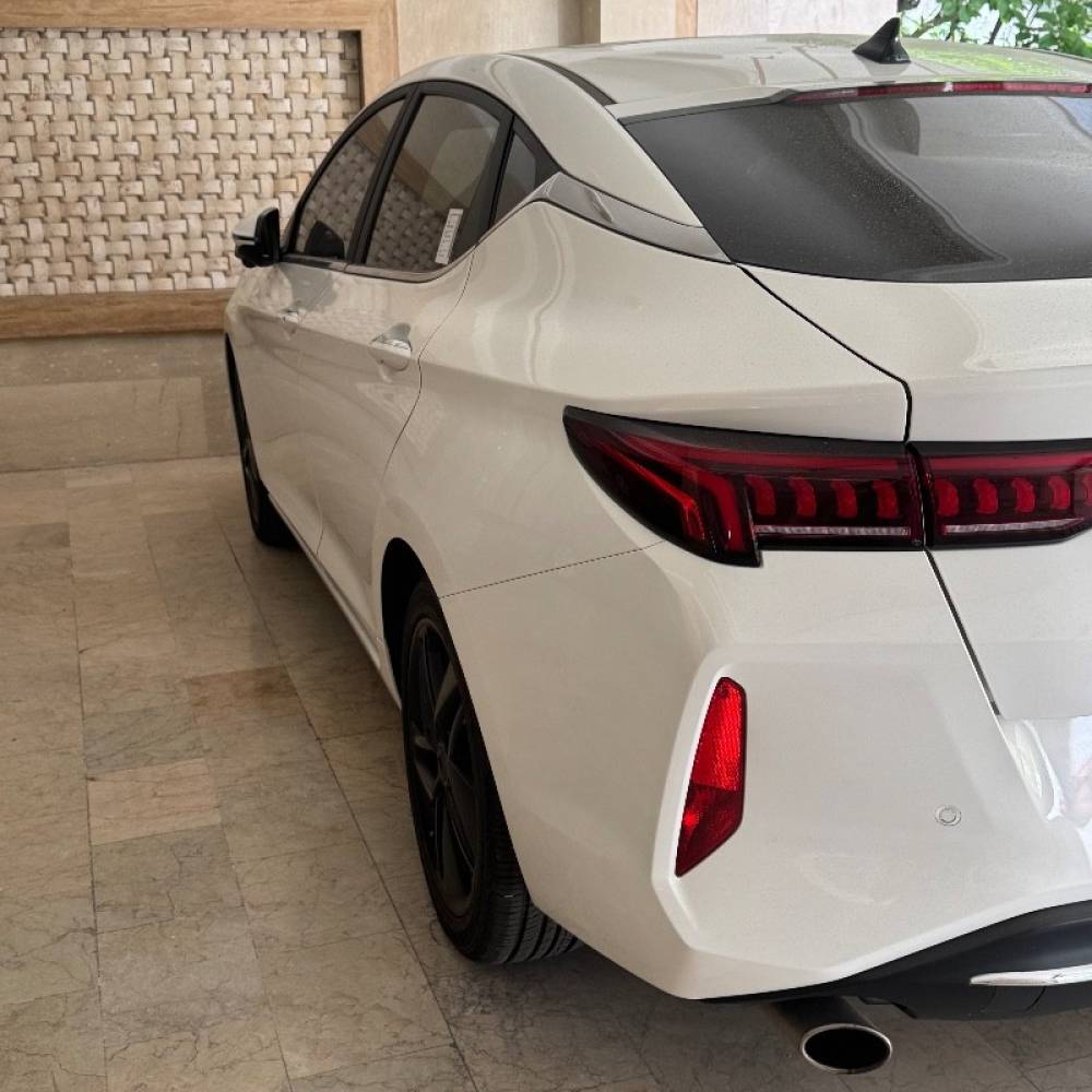 کی ام سی مدل J7 سال 1404  کارکرده