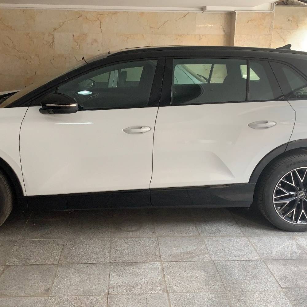 آئودی مدل Q5 e-tron 40 سال 2023  کارکرده