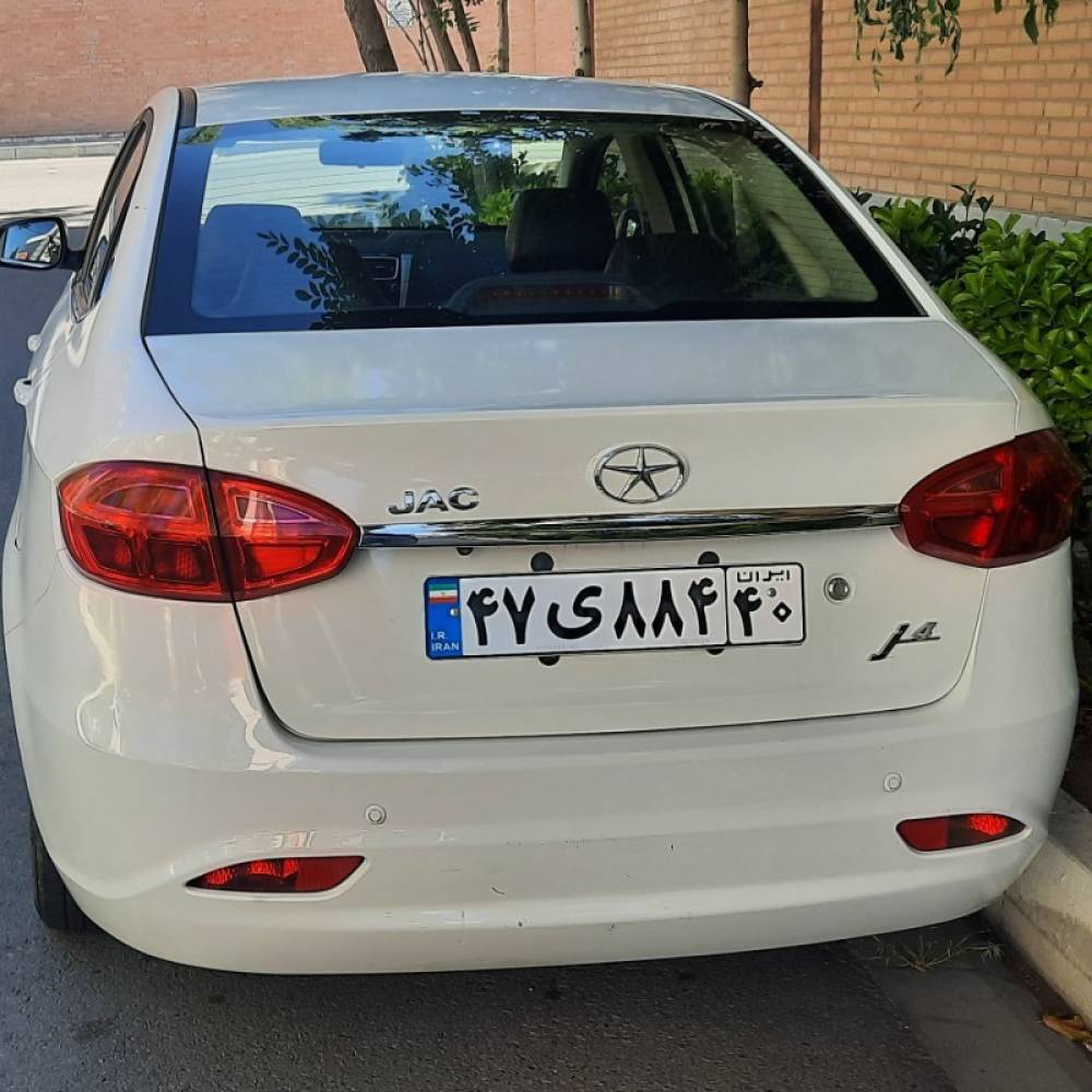 جک مدل J4 سال 1402  کارکرده