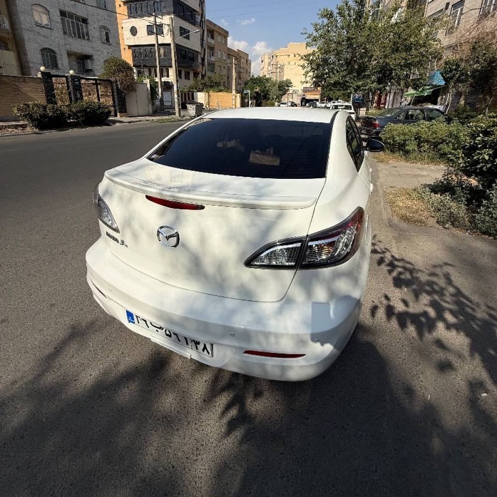 مزدا مدل 3 نیو صندوق دار 2.0 لیتر تیپ 4 سال 1396  کارکرده