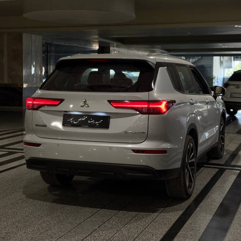 میتسوبیشی اوتلندر ۲۰۲۳  اچ لاین صفر