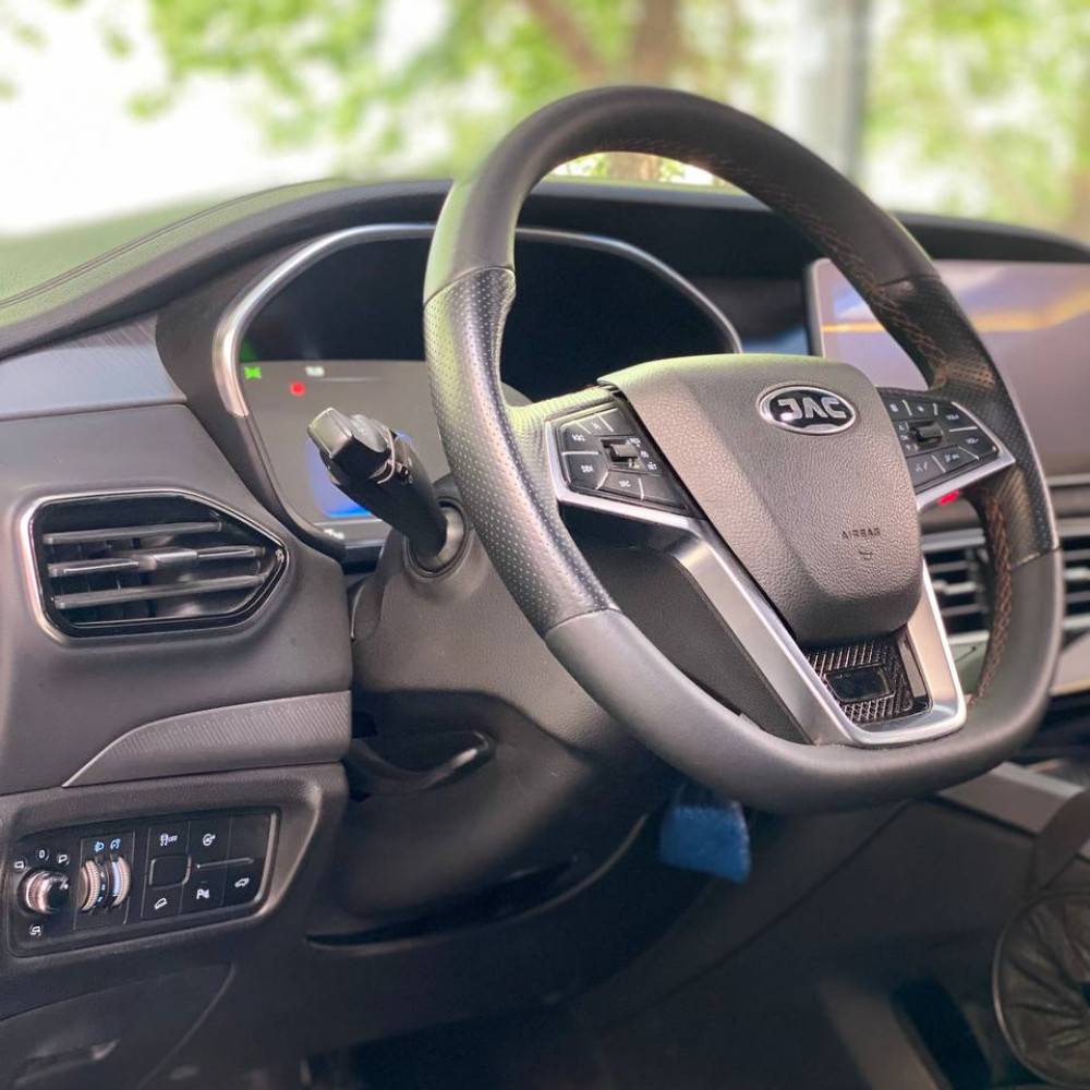 کی ام سی K7 مدل ۱۴۰۰