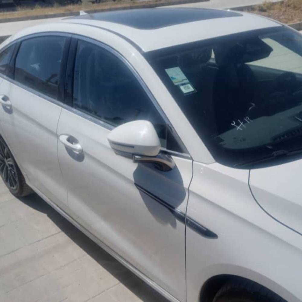 فونیکس مدل آریزو 8 سال 1403  کارکرده