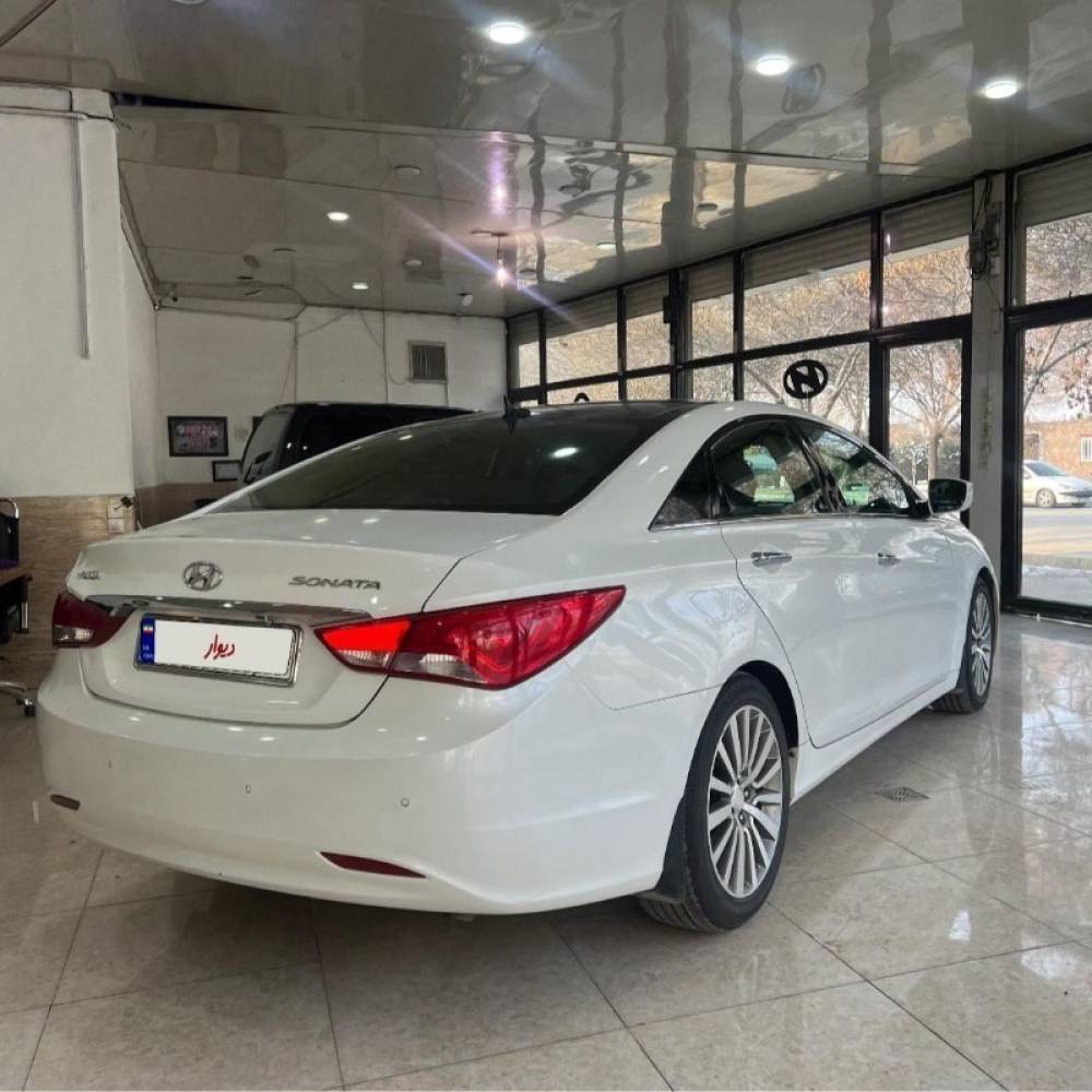 هیوندای مدل سوناتا YF  کارکرده