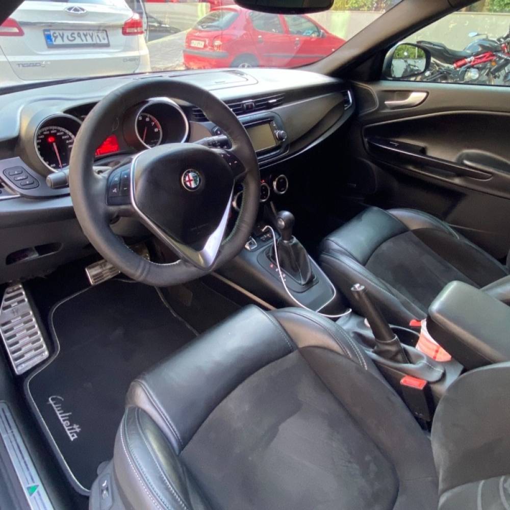 آلفارمئو مدل آلفارومئو جولیتا سال 2015  کارکرده