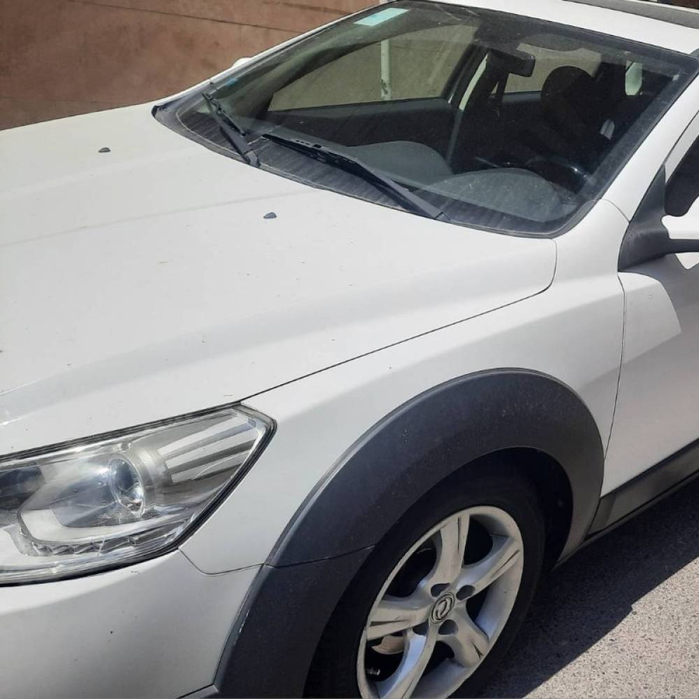 دانگ فنگ مدل H30 کراس سال 1396  کارکرده
