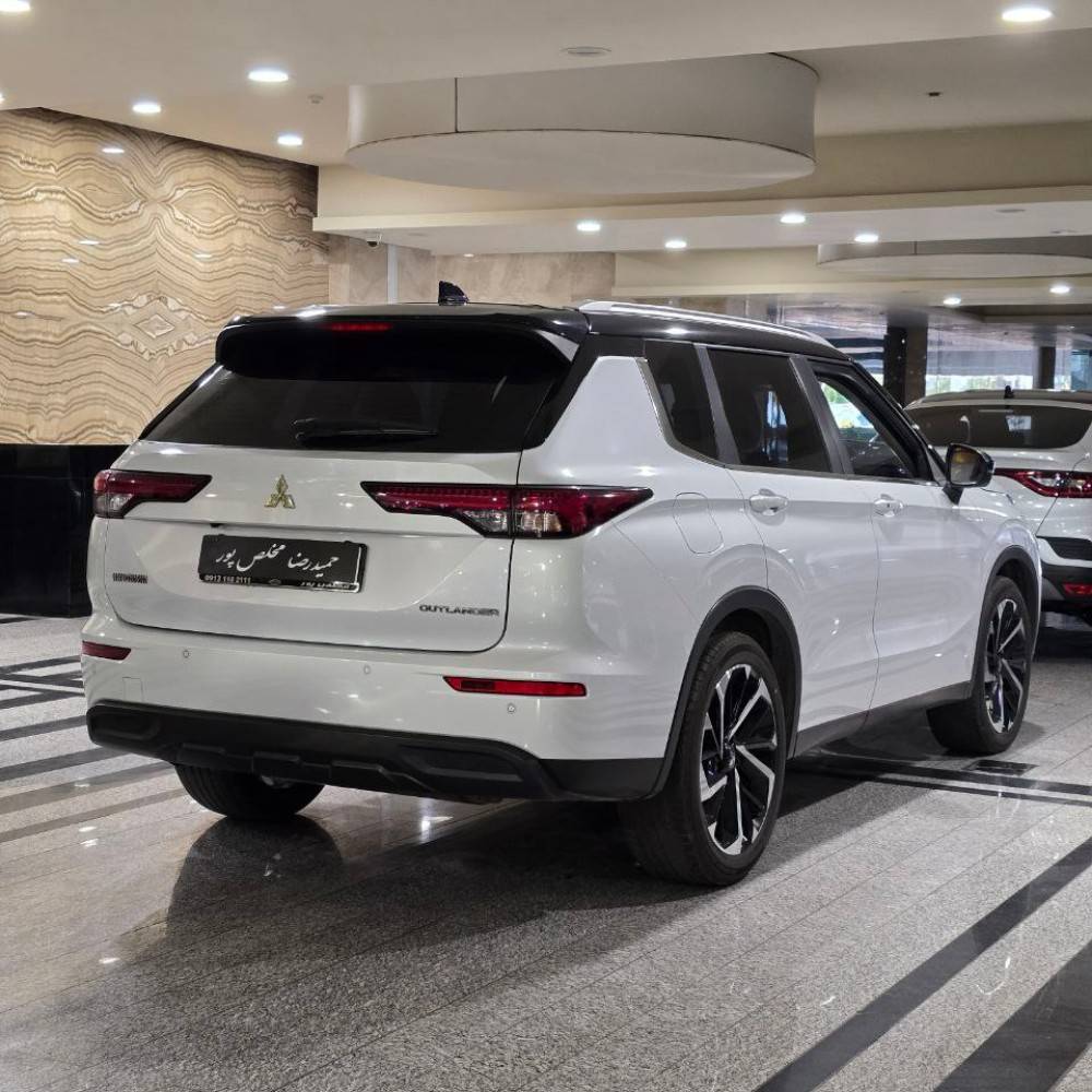 میتسوبیشی اوتلندر مدل 2023