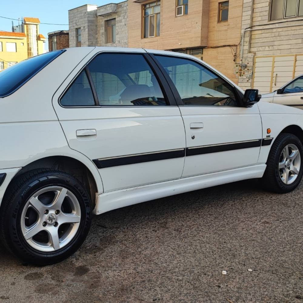 پژو مدل پارس اتوماتیک سال 1391  کارکرده