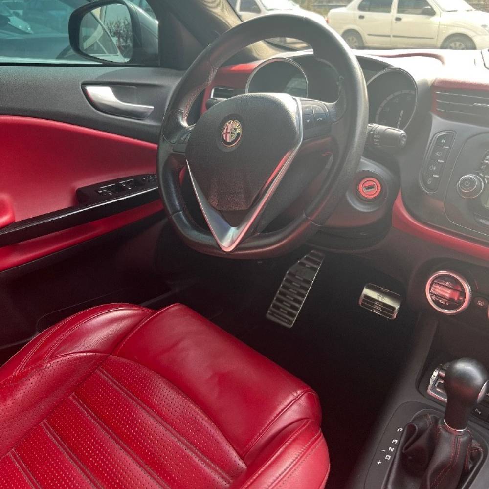 آلفارمئو مدل آلفارومئو جولیتا سال 2016  کارکرده