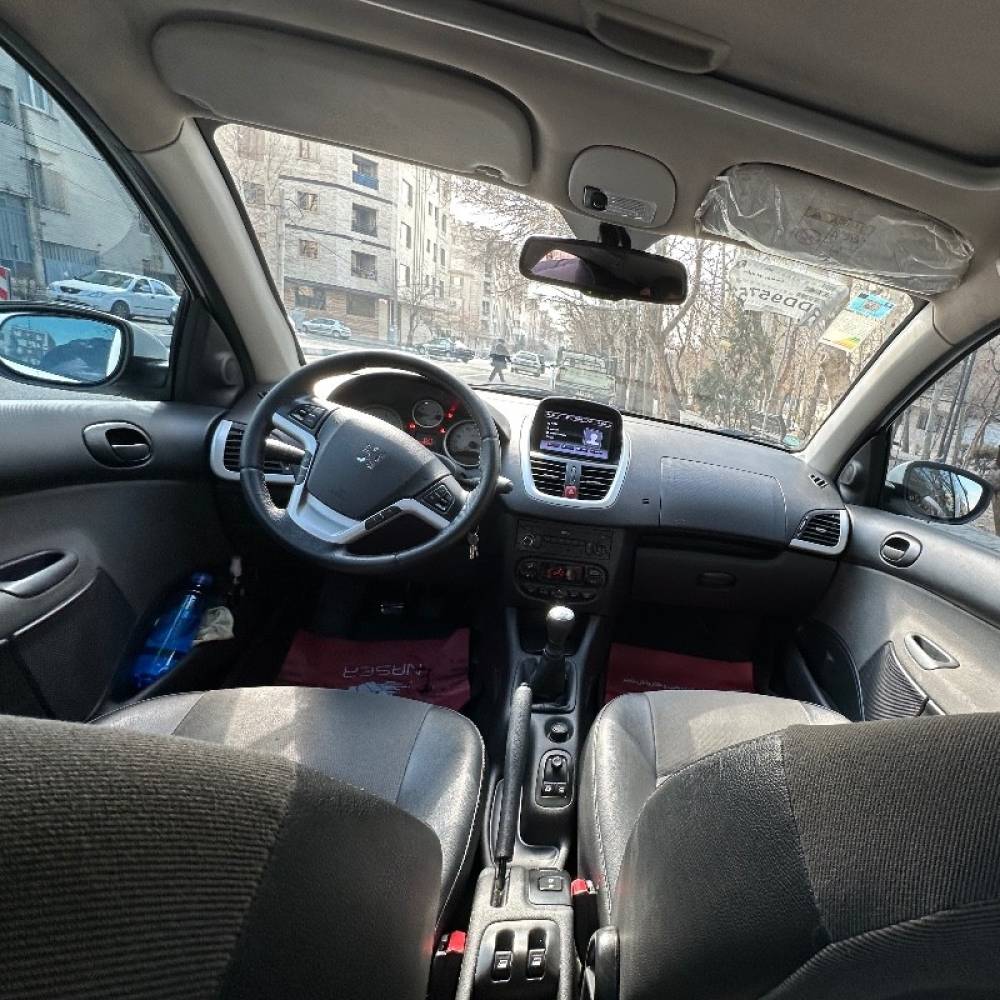 پژو مدل 207 پانوراما دنده ای TU5 سال 1403  کارکرده