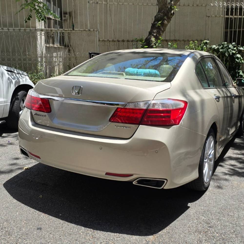 هوندا مدل آکورد EXB سال 2016  کارکرده