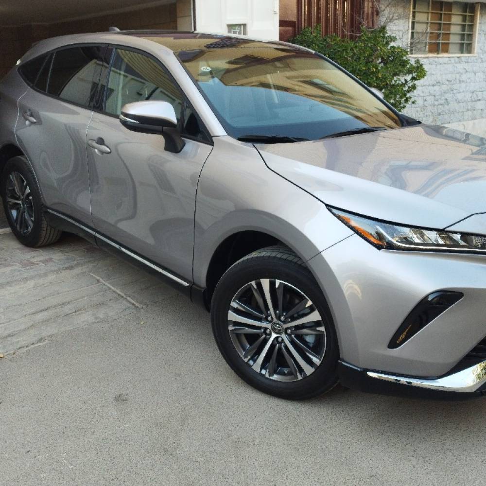 تویوتا مدل ونزا 2.0 لیتر لاکچری سال 2024  صفر