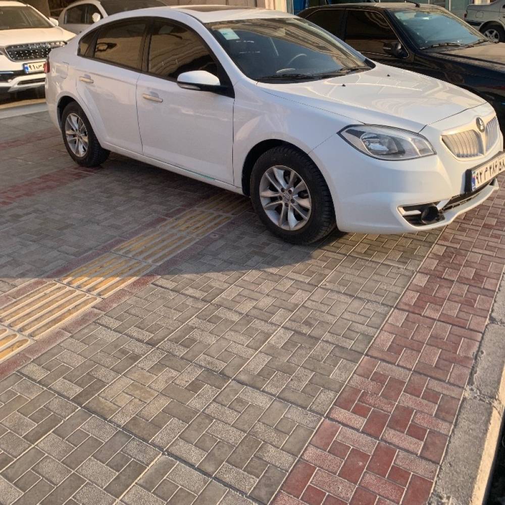 برلیانس مدل 330 1.5 اتوماتیک سال 1396  کارکرده