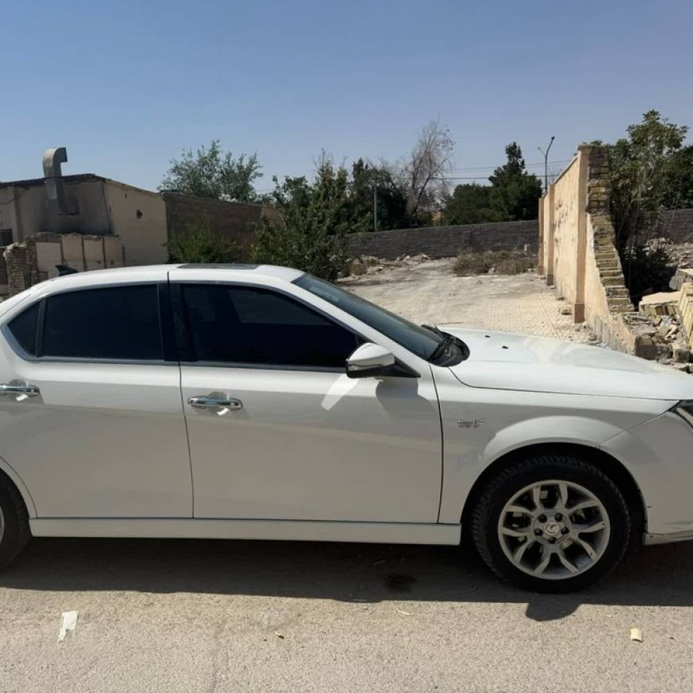 دنا مدل پلاس EF7 اتوماتیک توربو ساده سال 1401  کارکرده