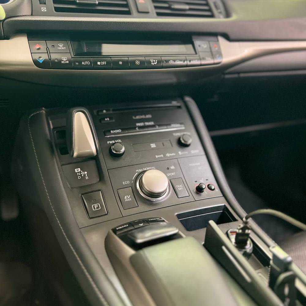 لکسوس ct200 مدل ۲۰۱۴