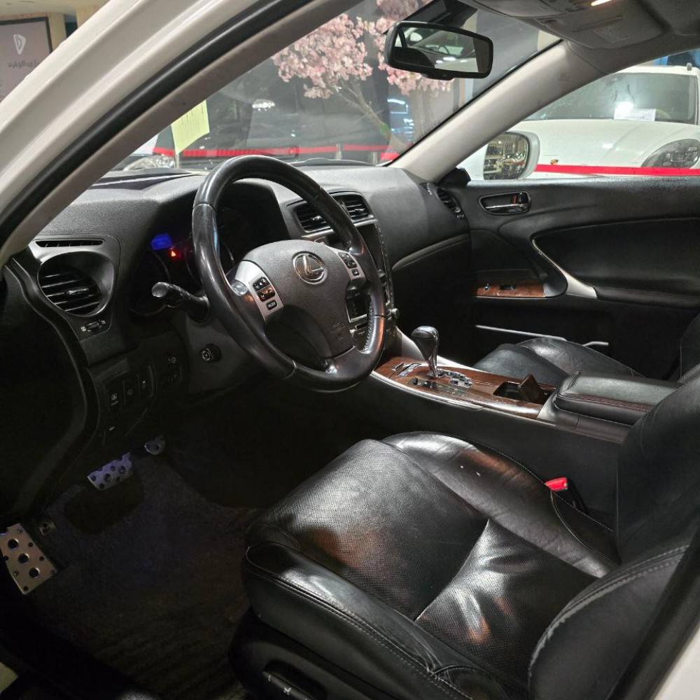 لکسوس is 300 مدل 2012