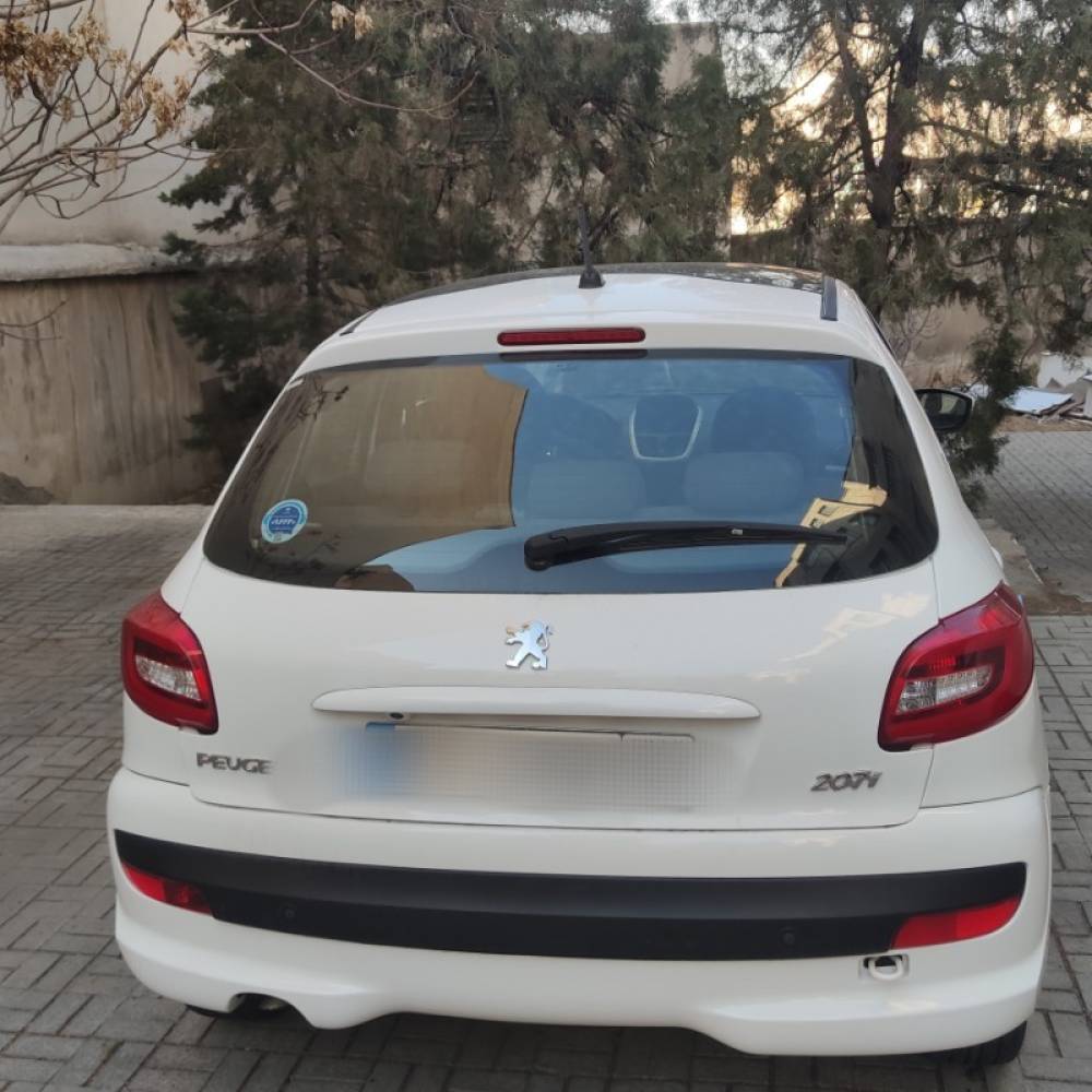 پژو مدل 207 پانوراما دنده ای TU5P سال 1402  کارکرده