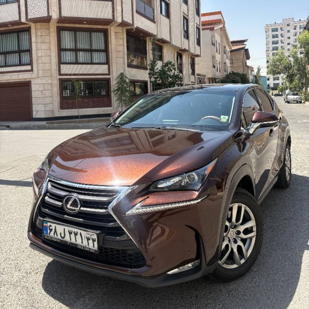 لکسوس مدل NX300  کارکرده