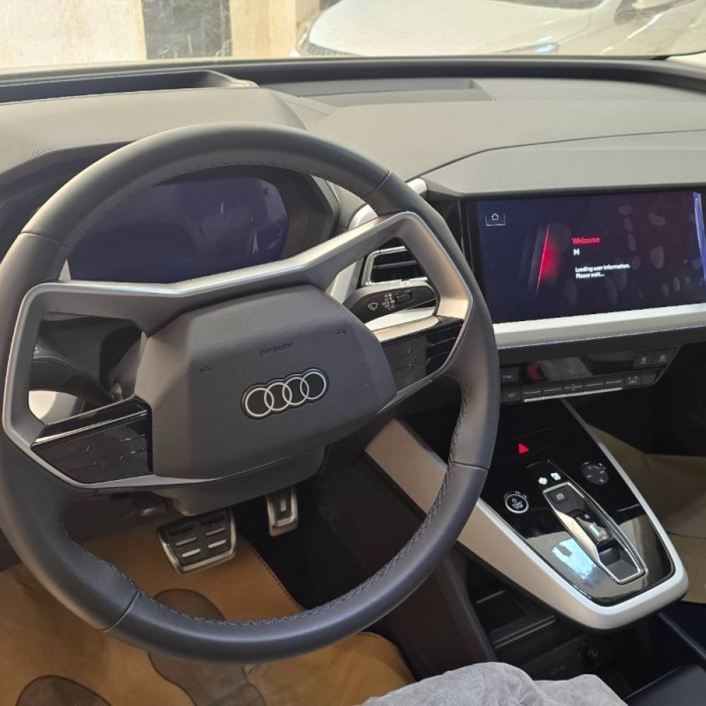 آئودی مدل Q5 e-tron 40 سال 2024  صفر