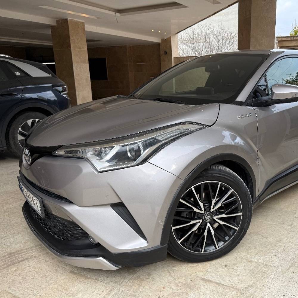 تویوتا مدل C-HR هیبرید 1.8 لیتر سال 2017  کارکرده