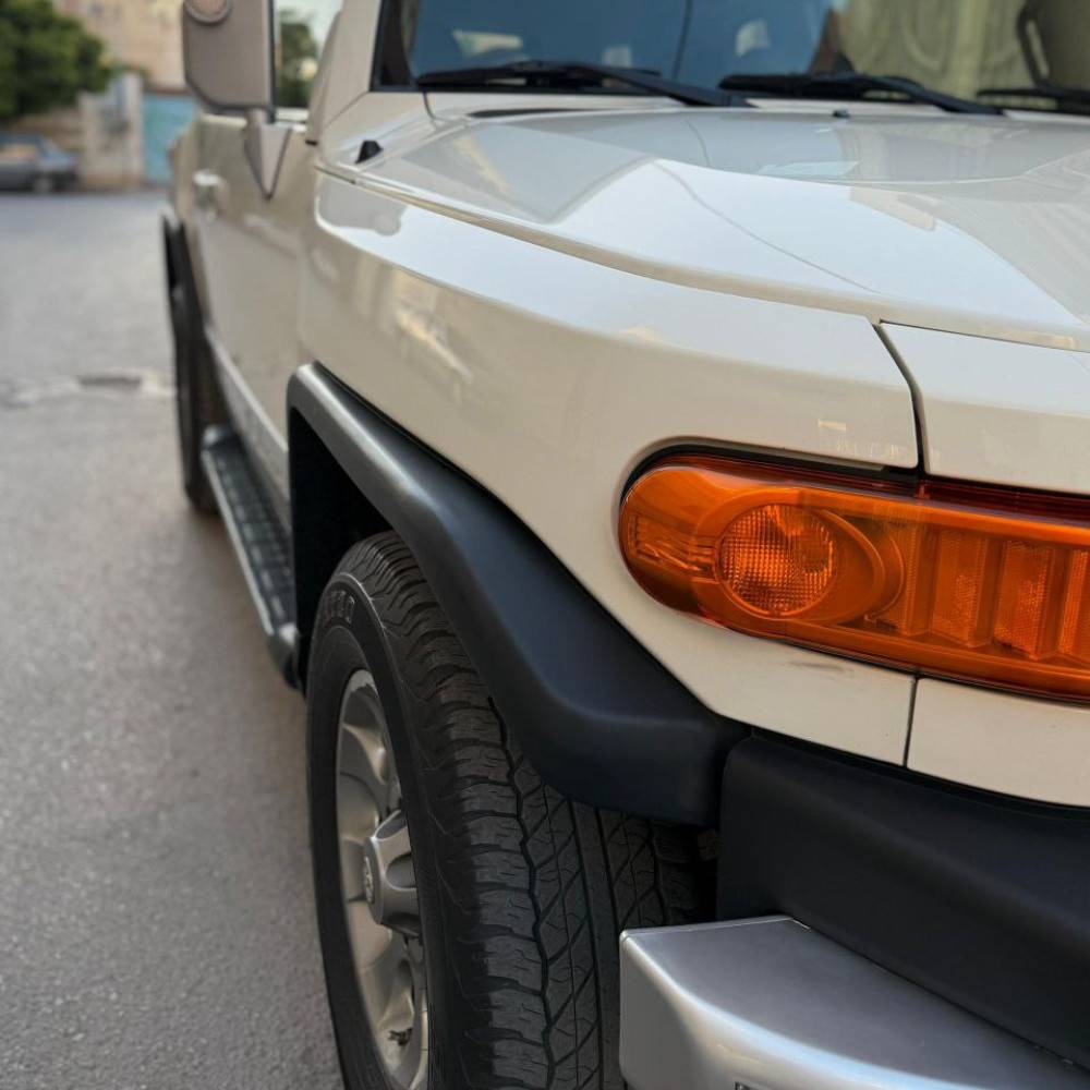 تویوتا اف جی مدل 2012