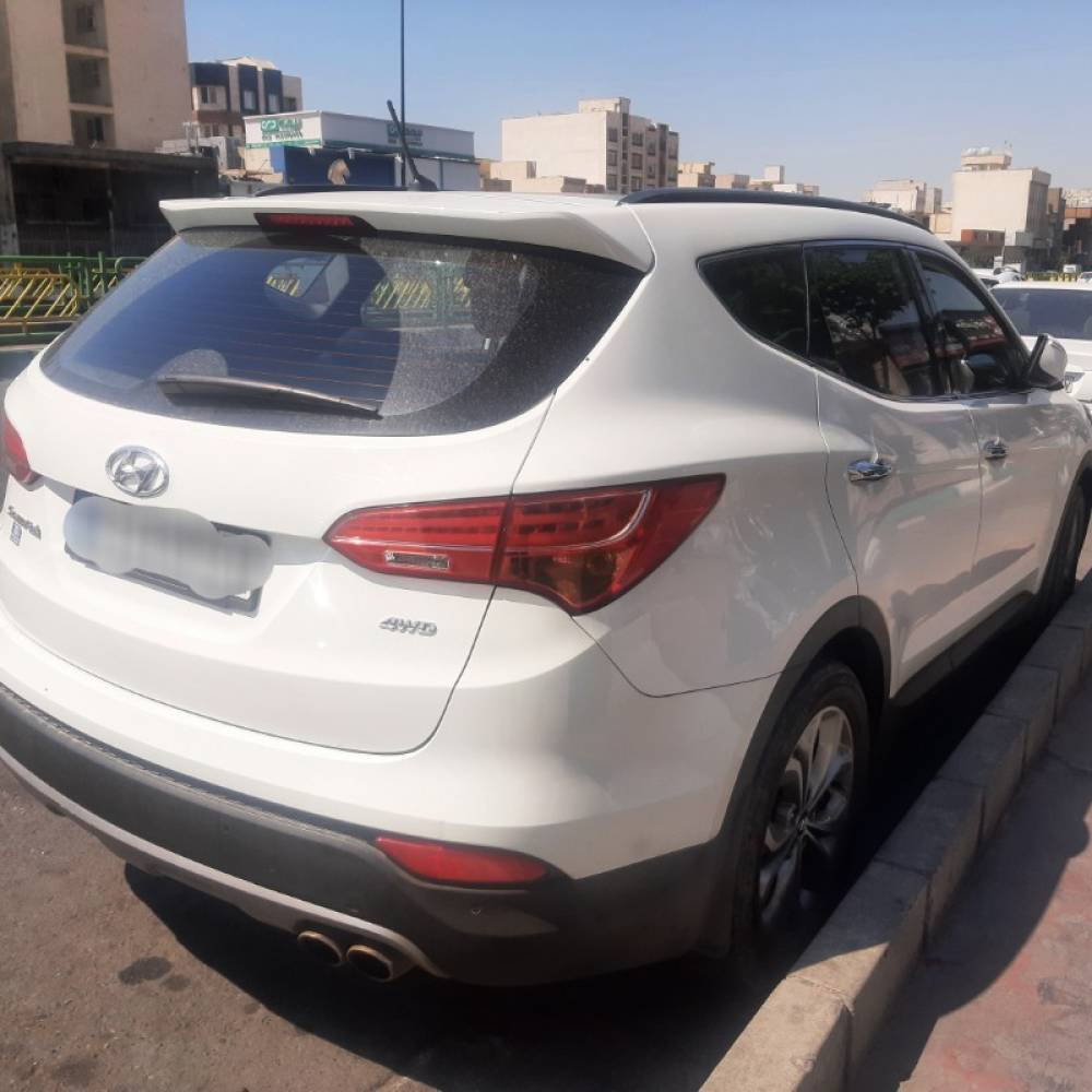 هیوندای مدل سانتافه 4 سیلندر دو دیفرانسیل سال 2014  کارکرده