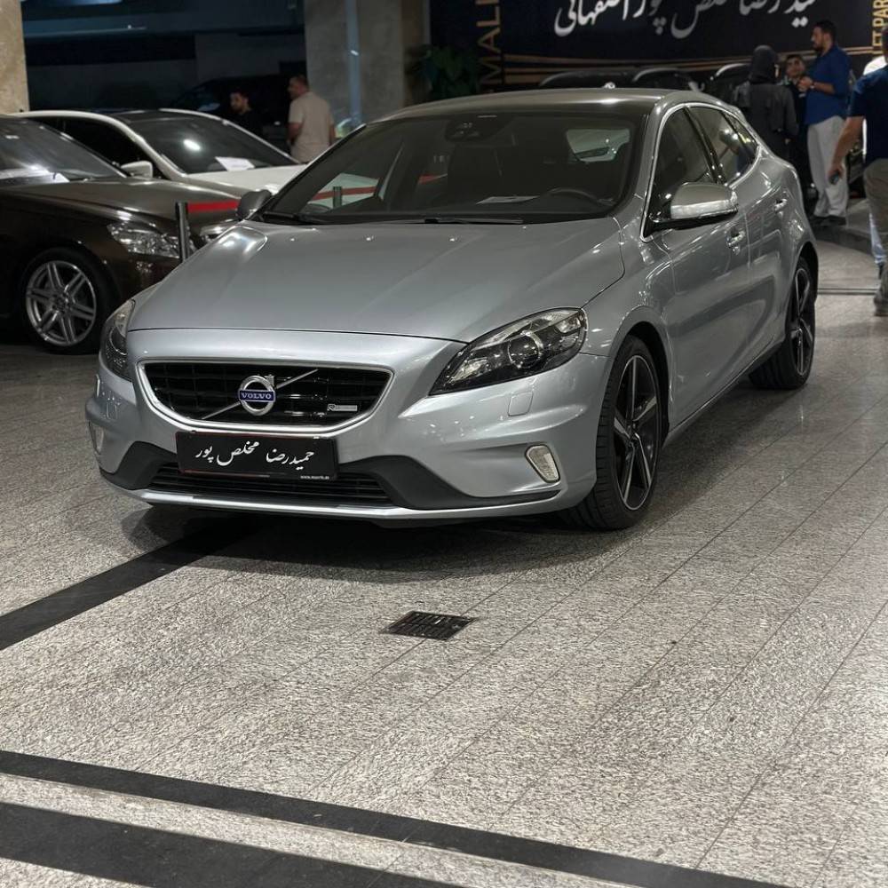 ولوو v40 مدل 2013