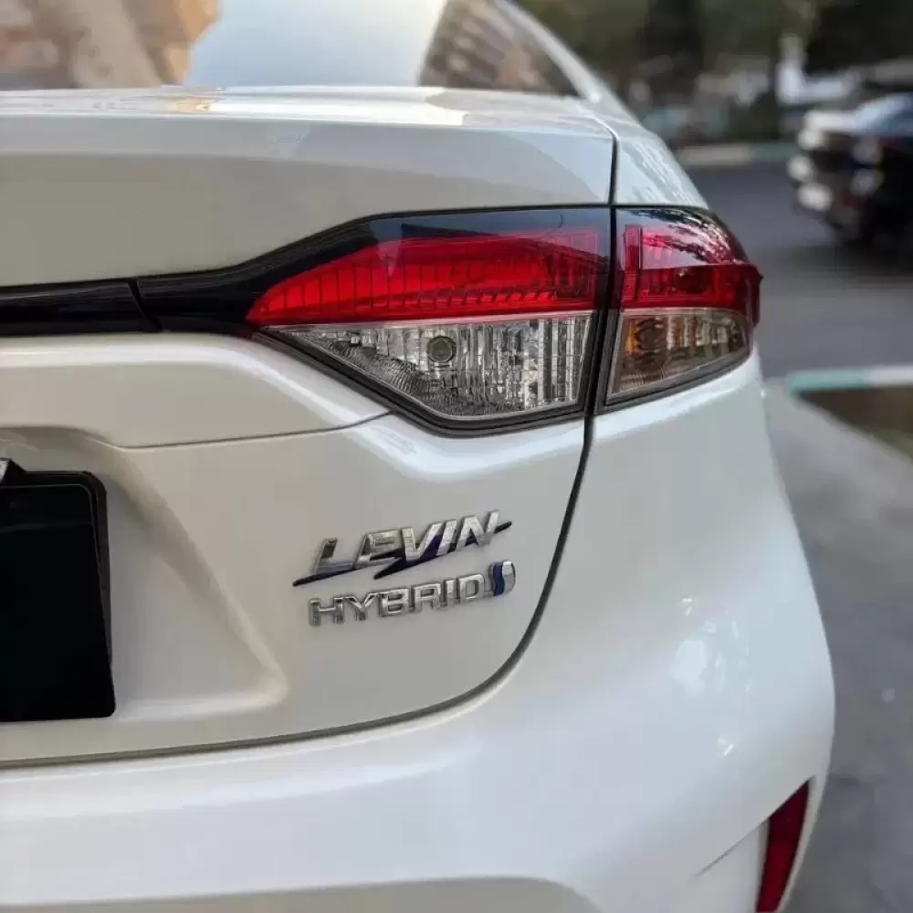 تویوتا مدل لوین هیبرید 1.8 لیتر ساده سال 2024  صفر