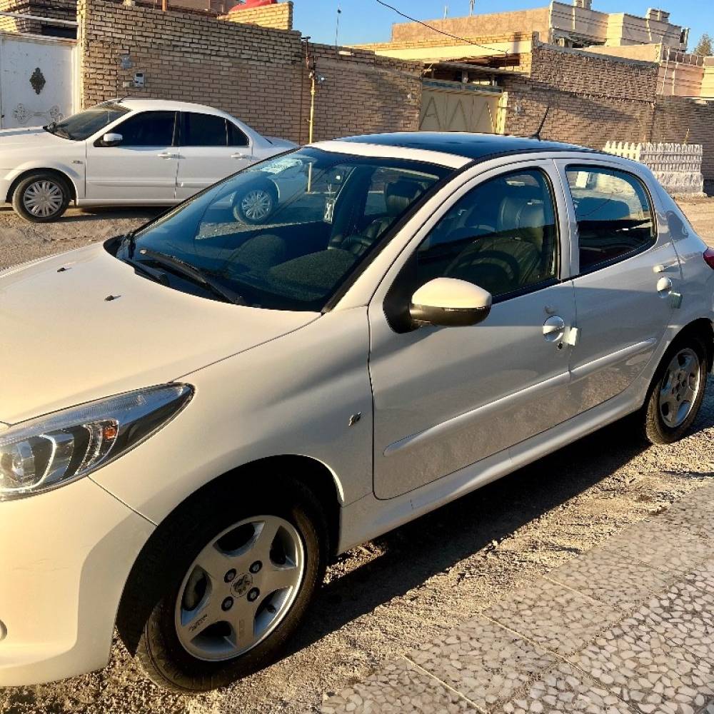 پژو مدل 207 پانوراما دنده ای TU5 سال 1403  کارکرده