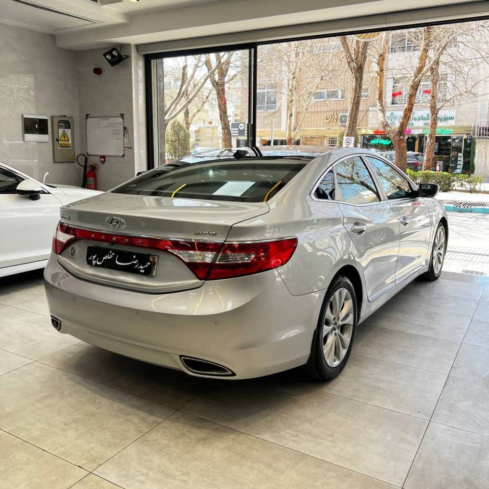 آزرا گرنجور مدل 2013